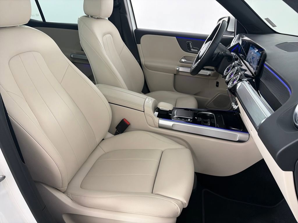 Used 2023 Mercedes-Benz EQB 300 4MATIC image 31