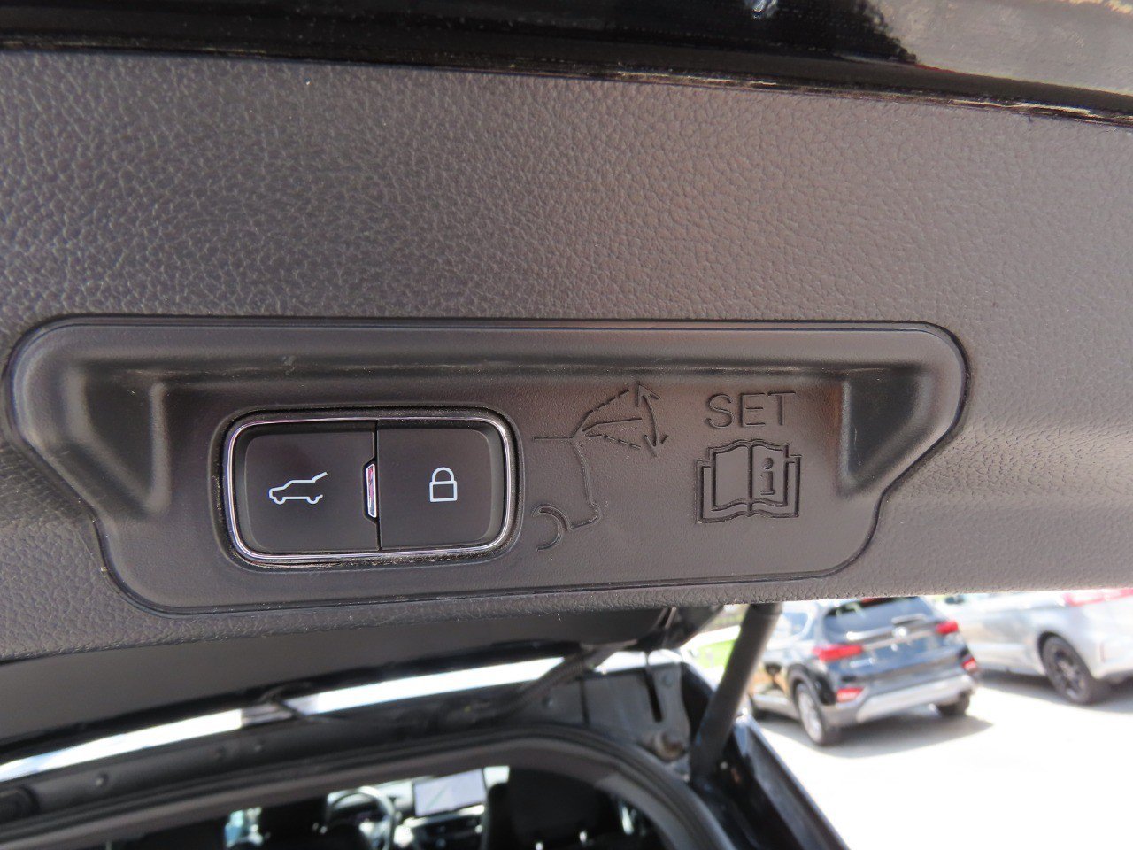 Certified 2025 Ford Explorer ST-Line AWD/4WD image 15