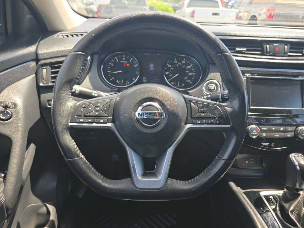 Used 2018 Nissan Rogue SV AWD/4WD image 11