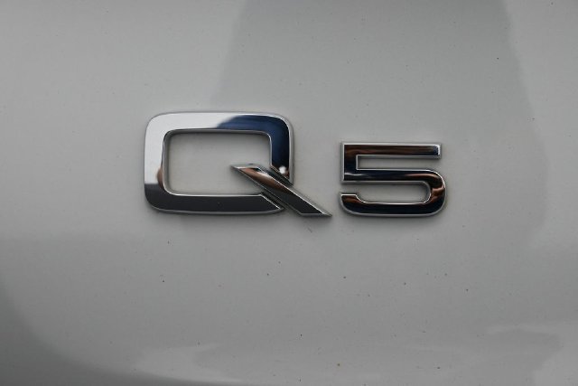 Used 2025 Audi Q5 2.0T Premium Plus w/ Premium Plus Package AWD/4WD image 10