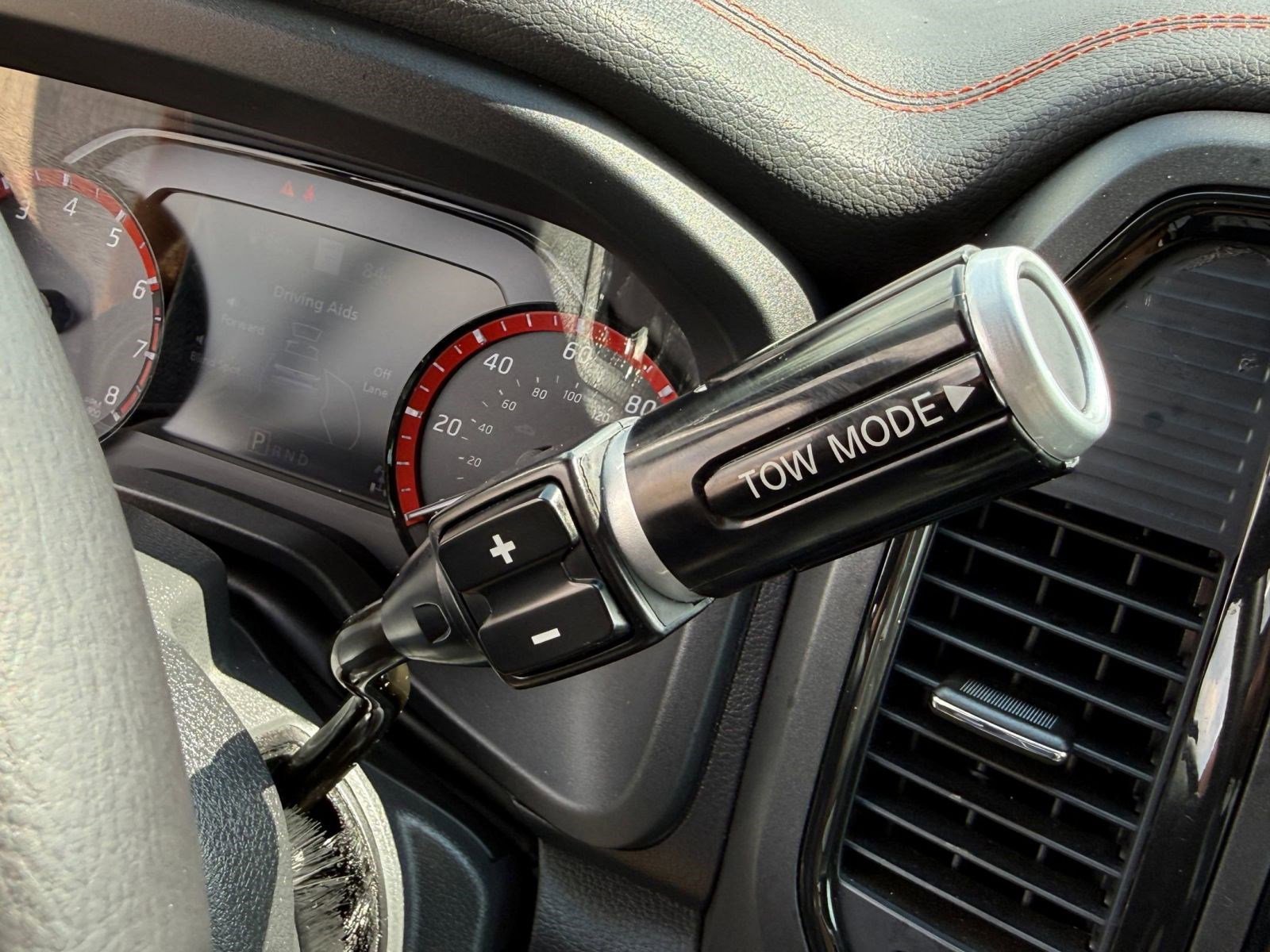 Used 2024 Nissan Titan PRO-4X w/ Pro-4x Convenience Package image 29