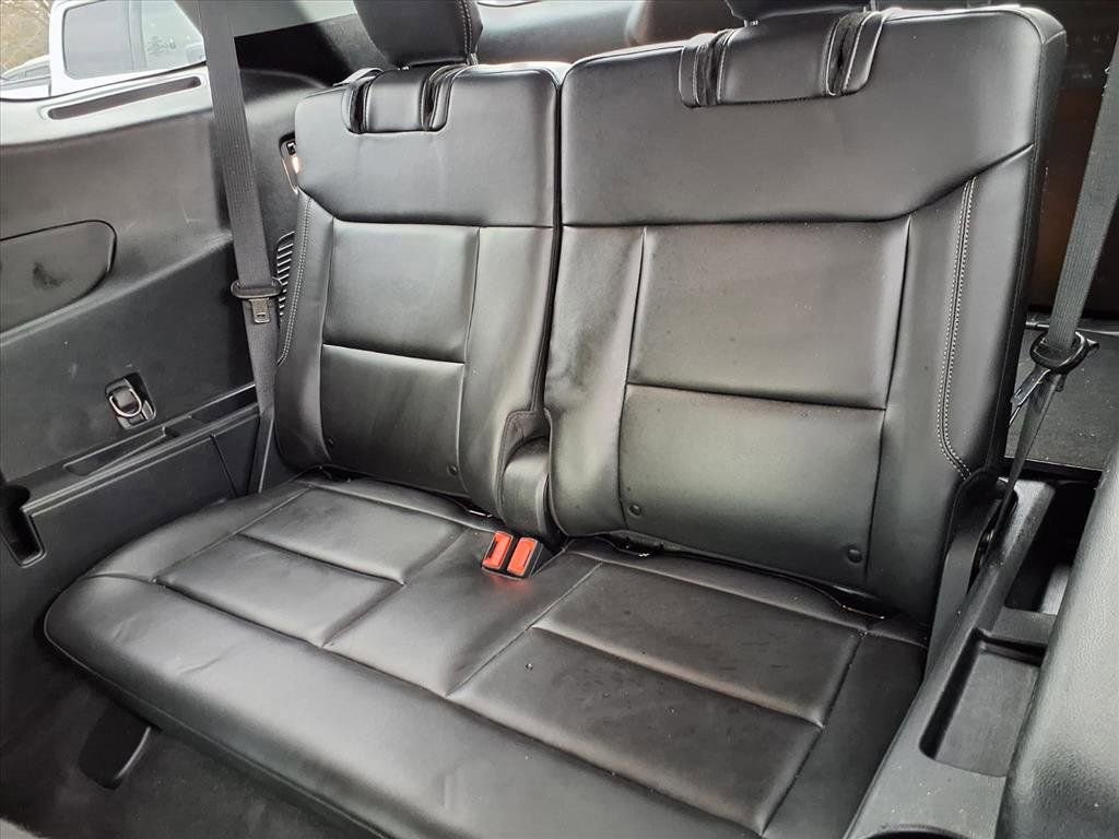 Certified 2022 Ford Explorer XLT w/ Equipment Group 202A image 12