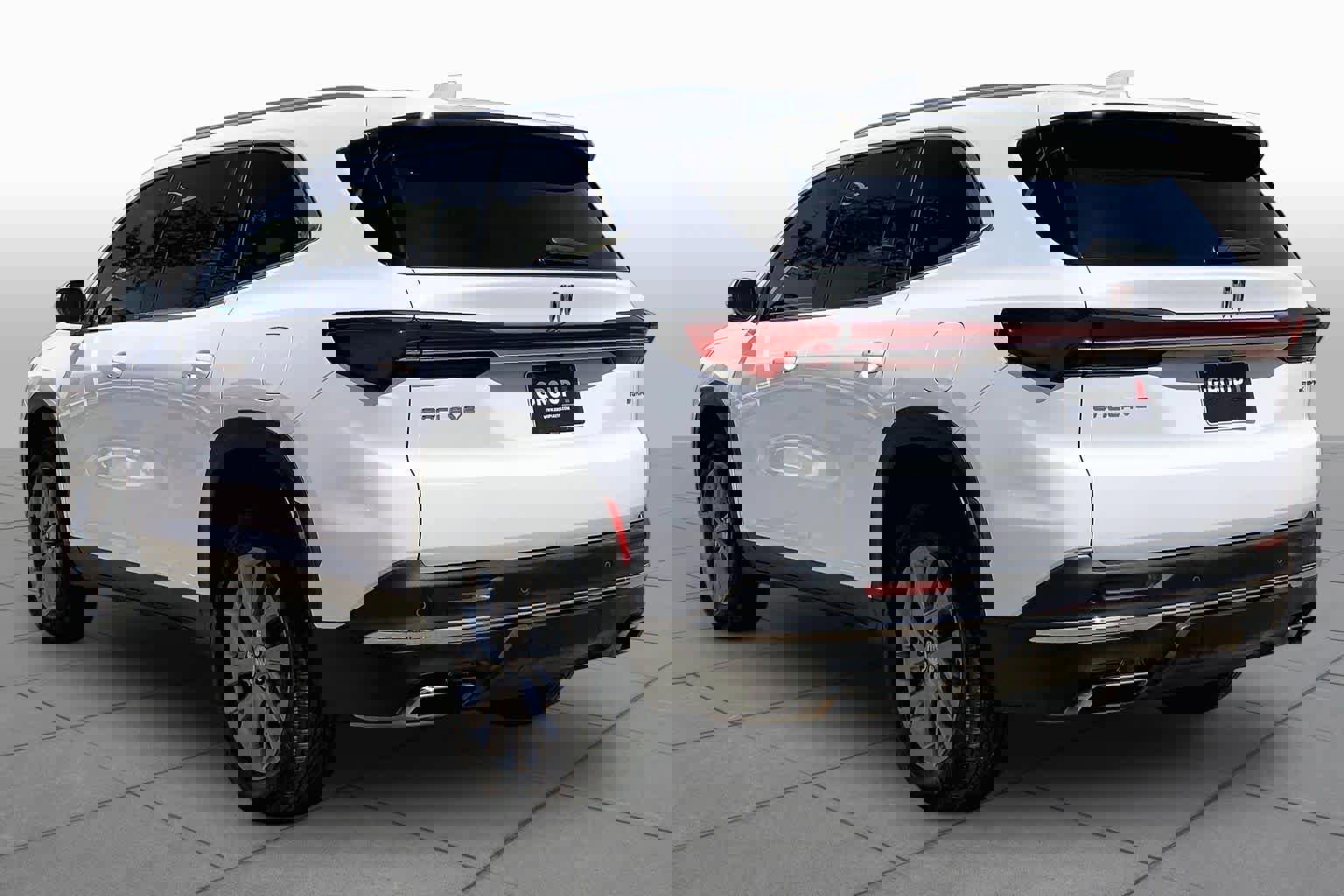 Used 2025 Buick Enclave Preferred FWD image 4