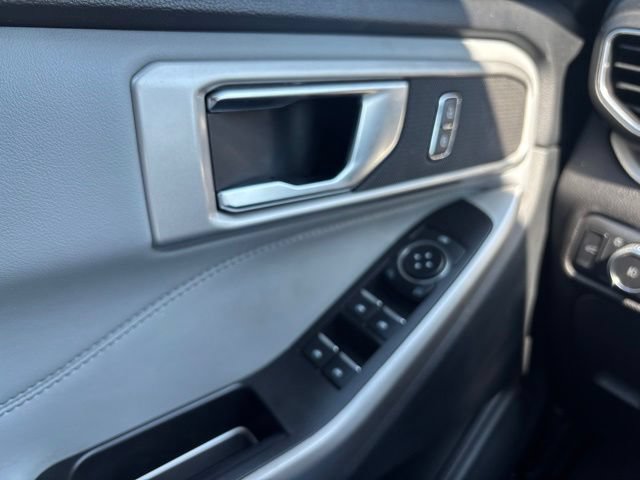 Certified 2022 Ford Explorer XLT w/ Equipment Group 202A AWD/4WD image 27