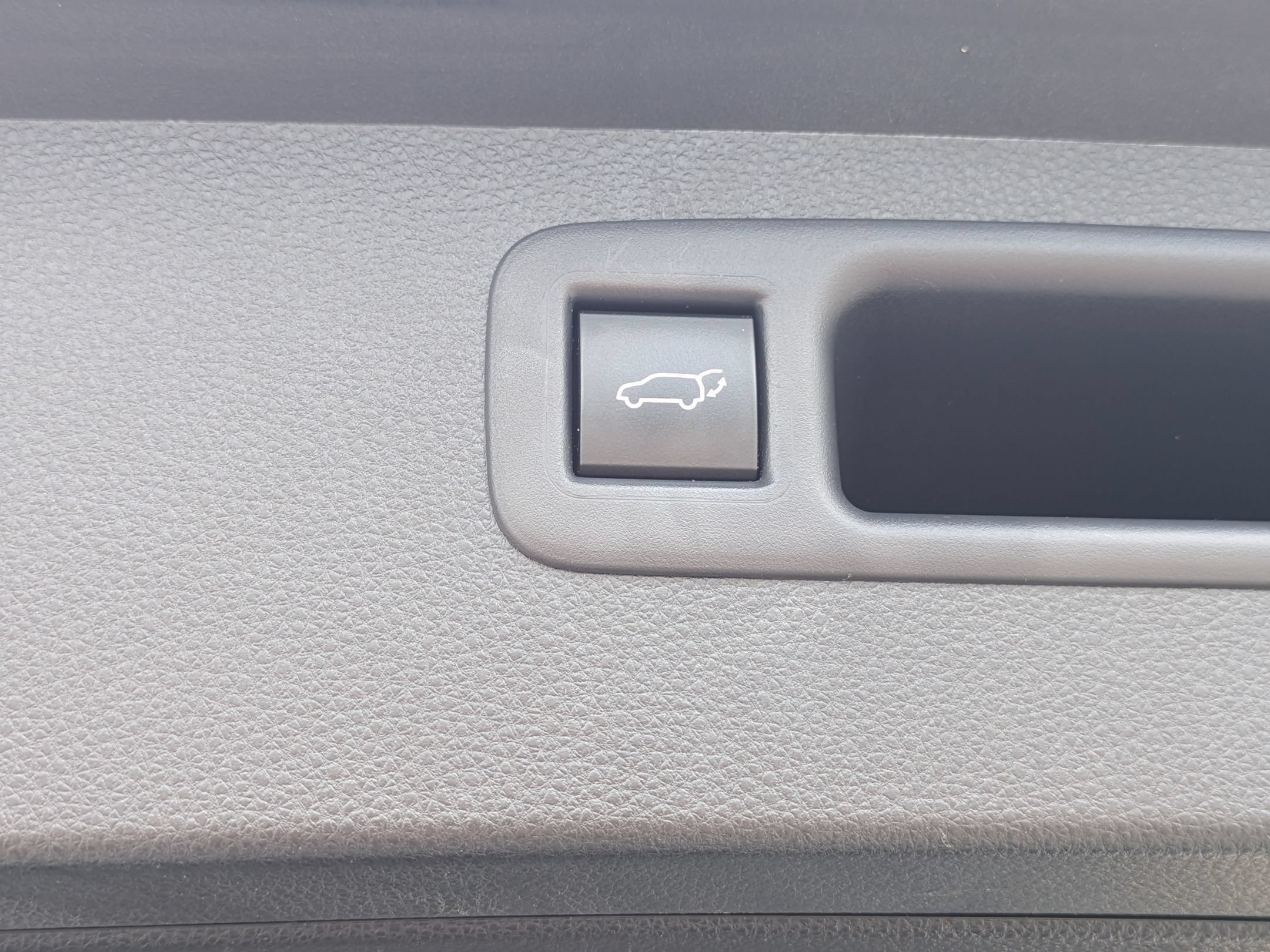 Used 2021 Toyota Highlander XLE FWD image 31