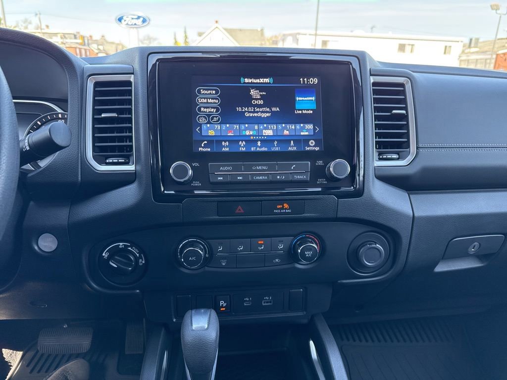 Used 2022 Nissan Frontier SV w/ Technology Package image 22