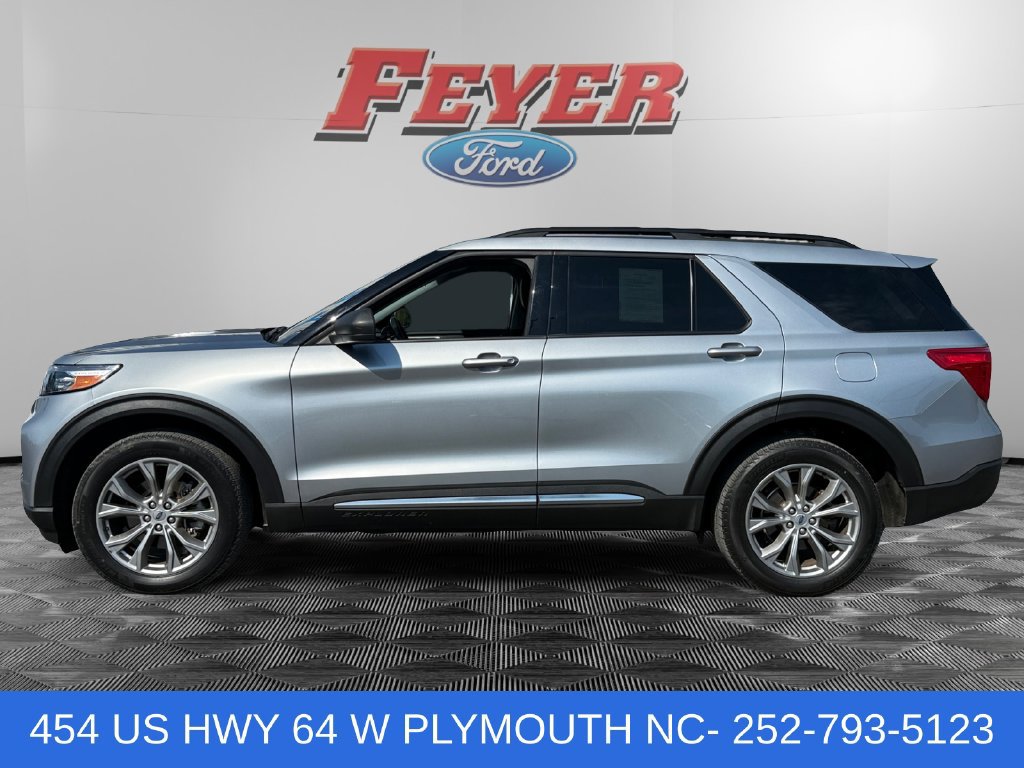 Certified 2023 Ford Explorer XLT w/ Equipment Group 202A AWD/4WD image 2