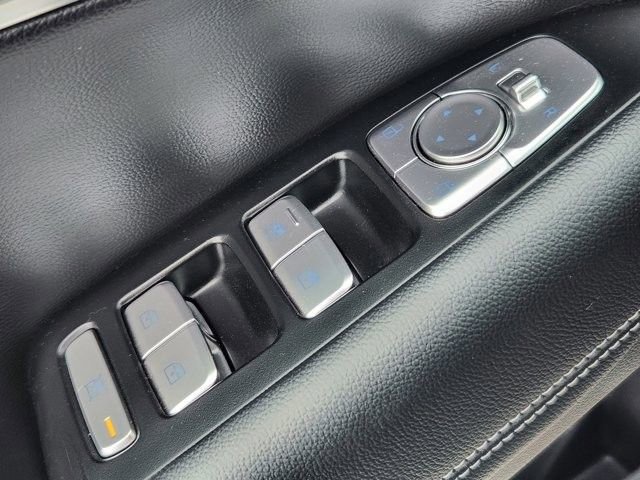 Used 2025 Genesis G70 2.5T image 22