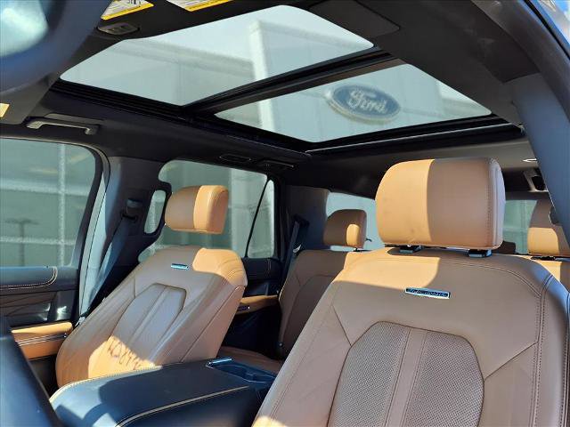 Certified 2024 Ford Expedition Platinum image 12