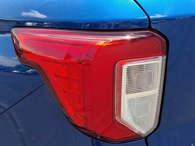 Certified 2023 Ford Explorer XLT w/ Equipment Group 202A AWD/4WD image 10