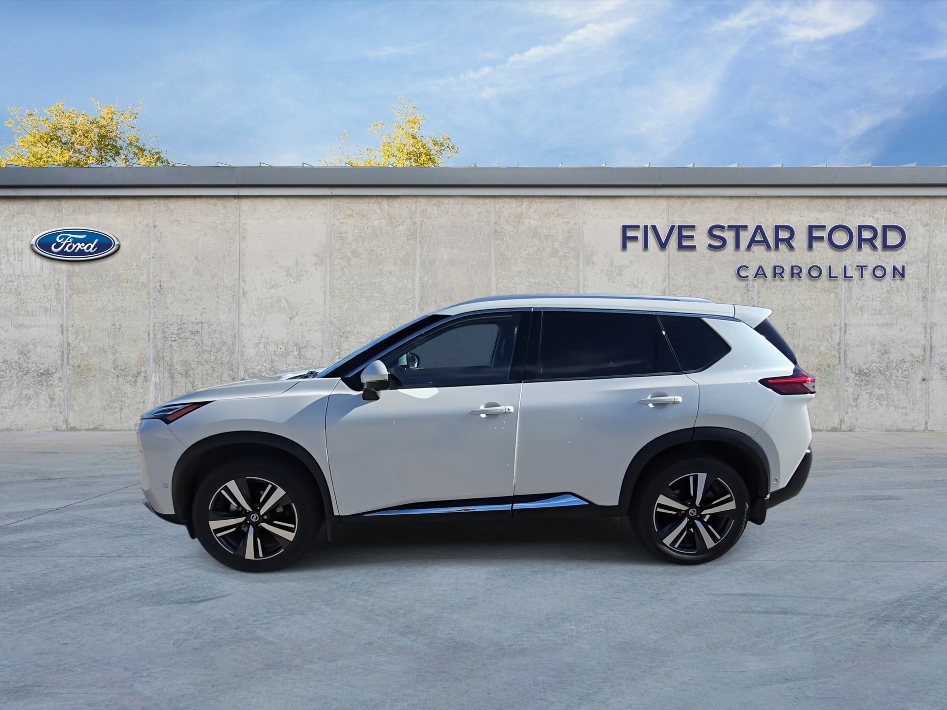 Used 2021 Nissan Rogue Platinum image 5