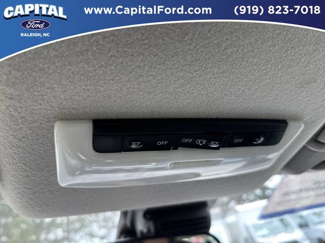 Used 2025 Nissan Versa SV FWD image 31