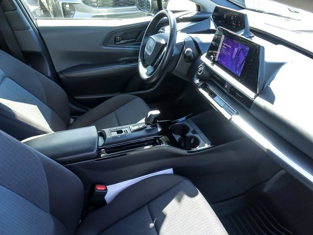 Used 2024 Toyota Prius LE FWD image 31