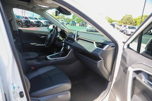 Used 2021 Toyota RAV4 Limited AWD/4WD image 30