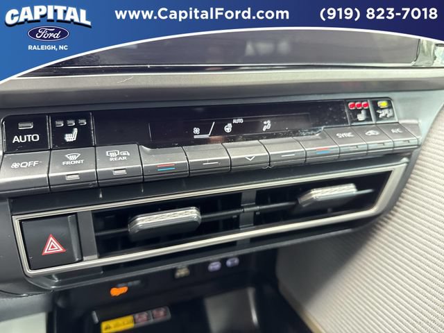 Used 2025 Toyota Camry SE FWD image 29