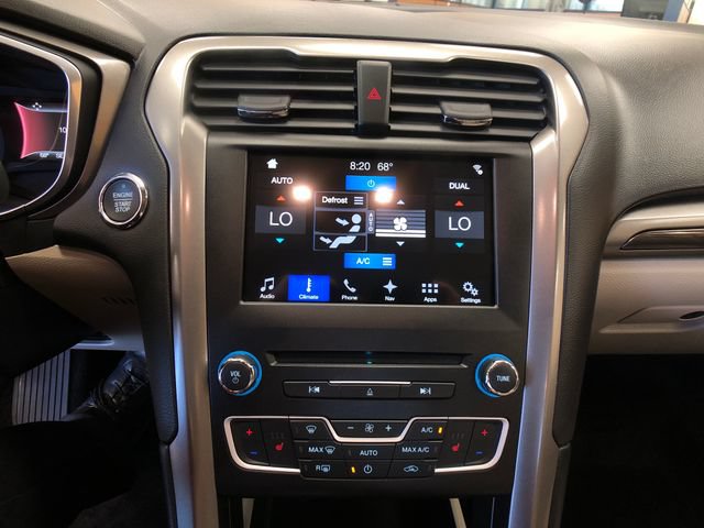 Certified 2017 Ford Fusion SE w/ Fusion SE Technology Package FWD image 18