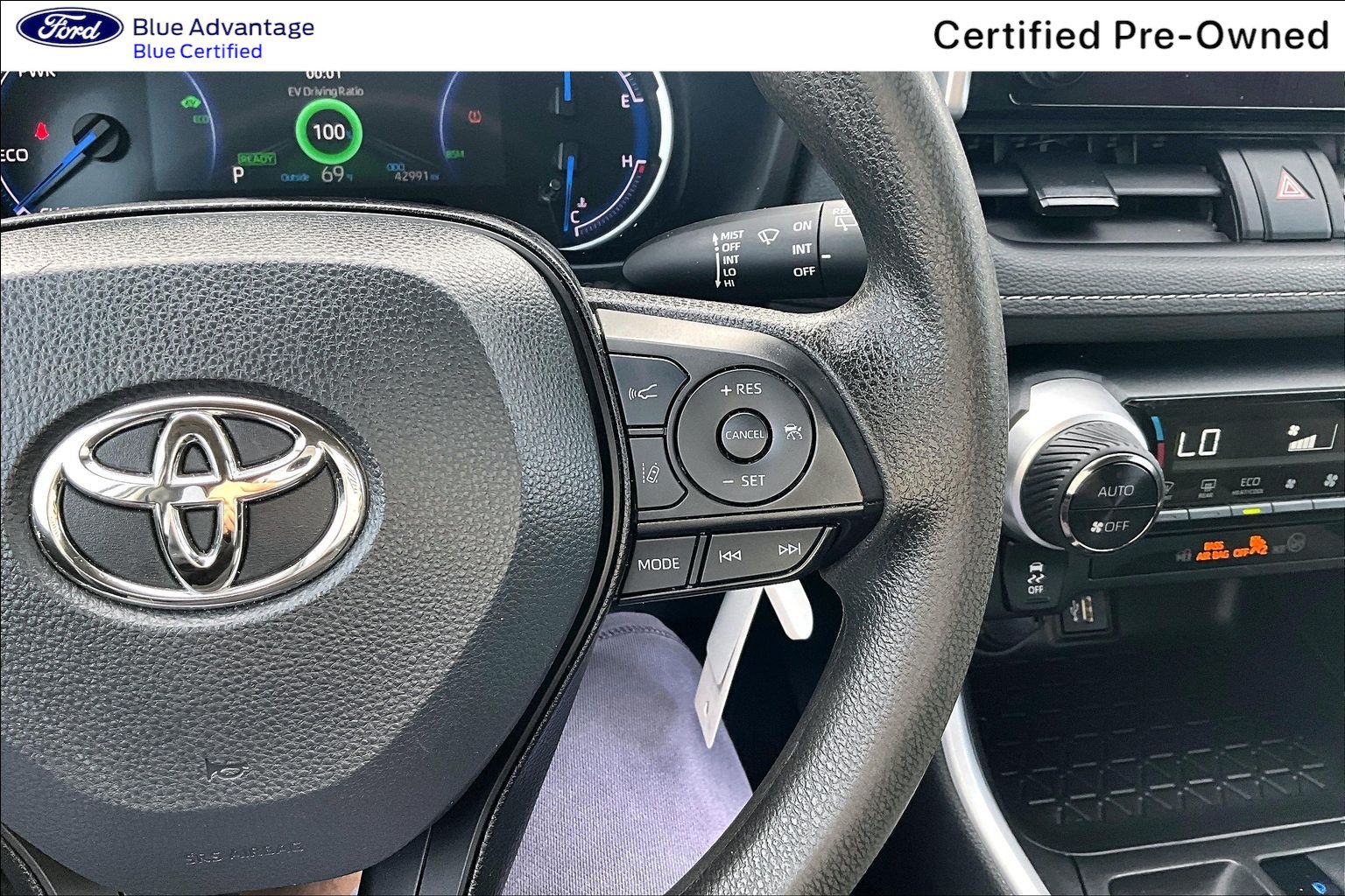 Used 2024 Toyota RAV4 LE AWD/4WD image 23