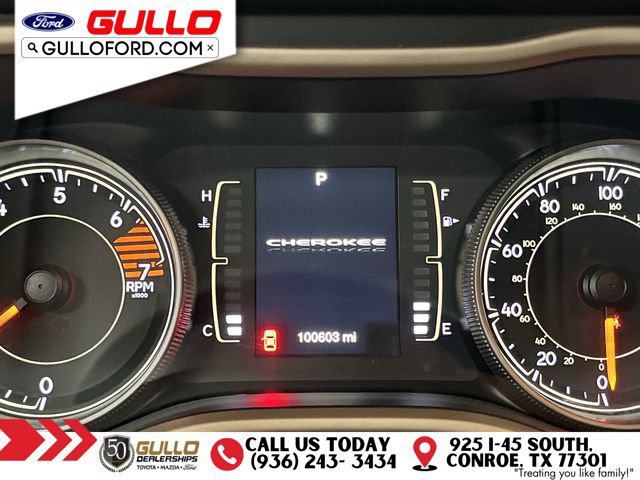 Used 2018 Jeep Cherokee Latitude w/ Altitude Package FWD image 24