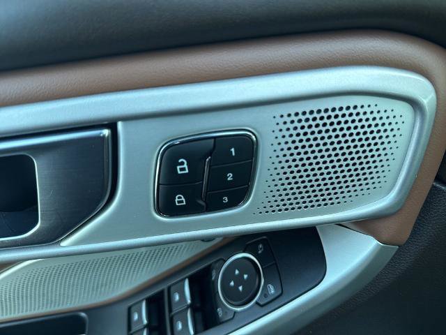 Certified 2022 Ford Explorer King Ranch w/ Premium Technology Package image 27