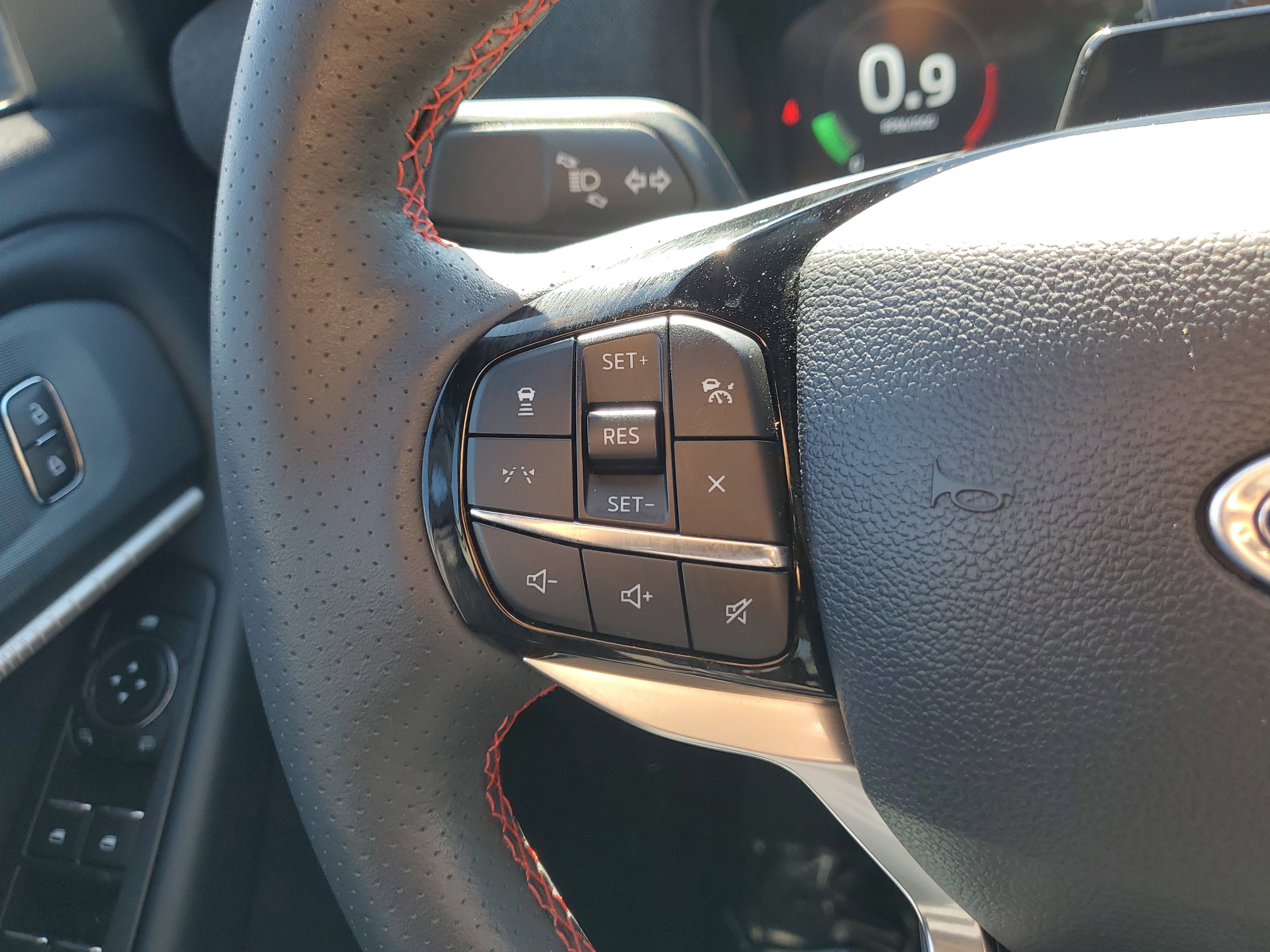 Certified 2025 Ford Explorer ST-Line image 27