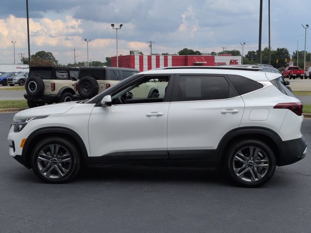 Used 2023 Kia Seltos S w/ Navigation Package FWD image 7