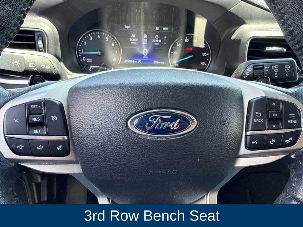 Certified 2021 Ford Explorer XLT w/ Equipment Group 202A RWD image 4