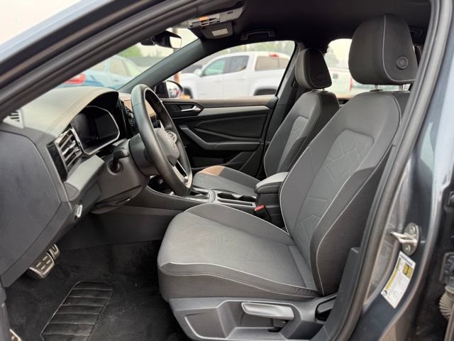 Used 2025 Volkswagen Jetta Sport FWD image 6