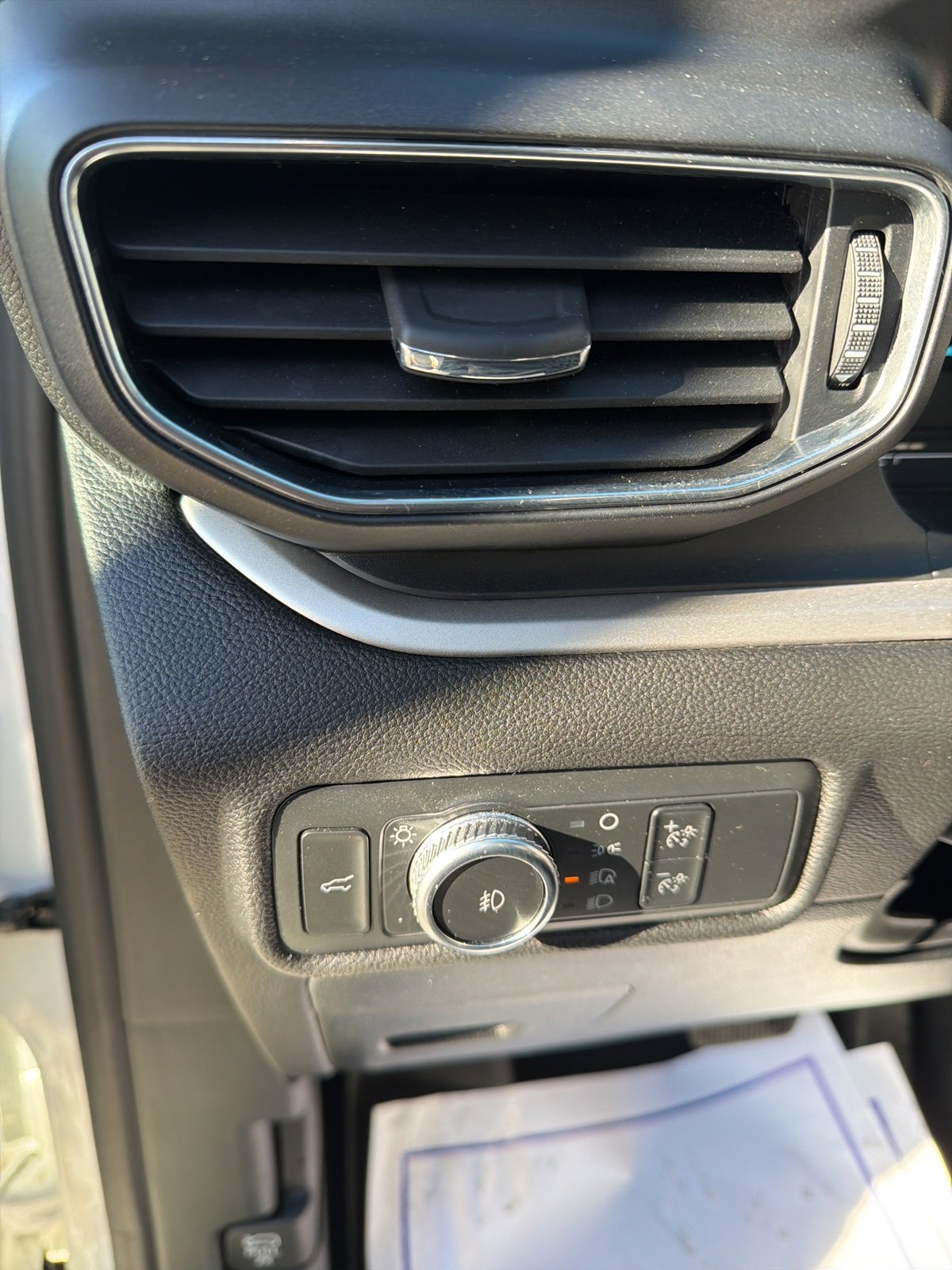 Certified 2022 Ford Explorer XLT w/ Equipment Group 202A image 17