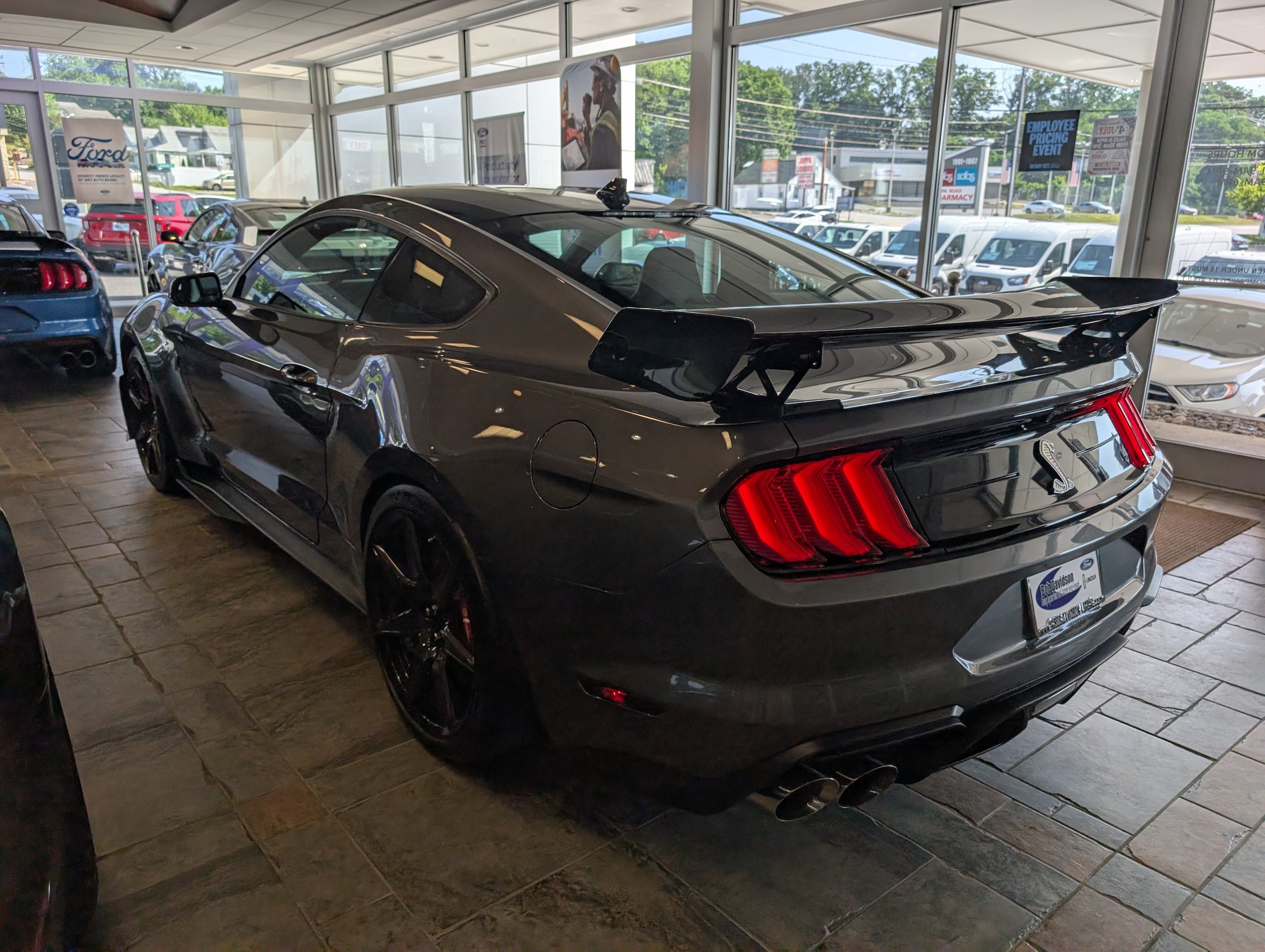 Certified 2021 Ford Mustang Shelby GT500 RWD image 3