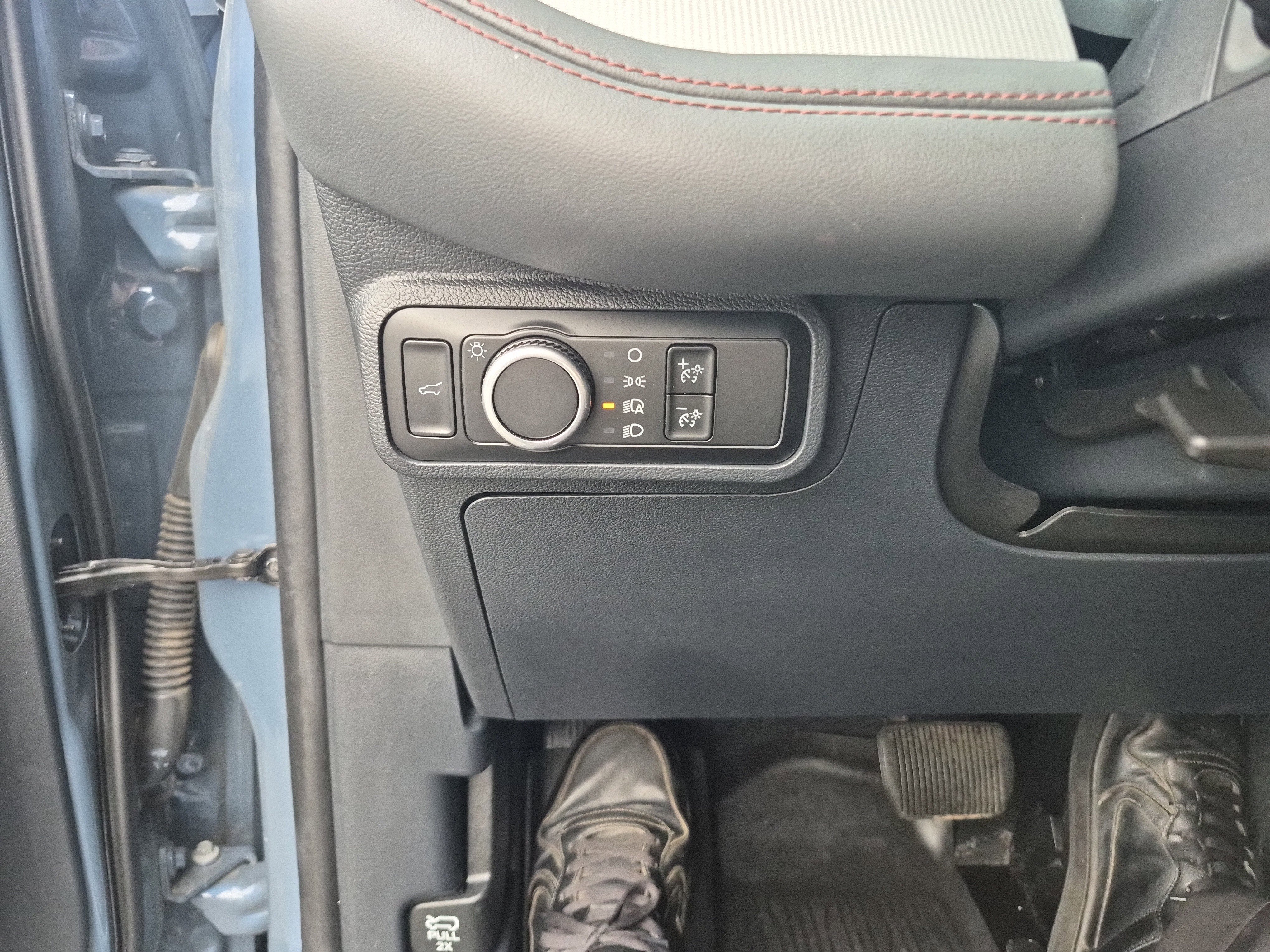 Certified 2025 Ford Explorer Active image 19