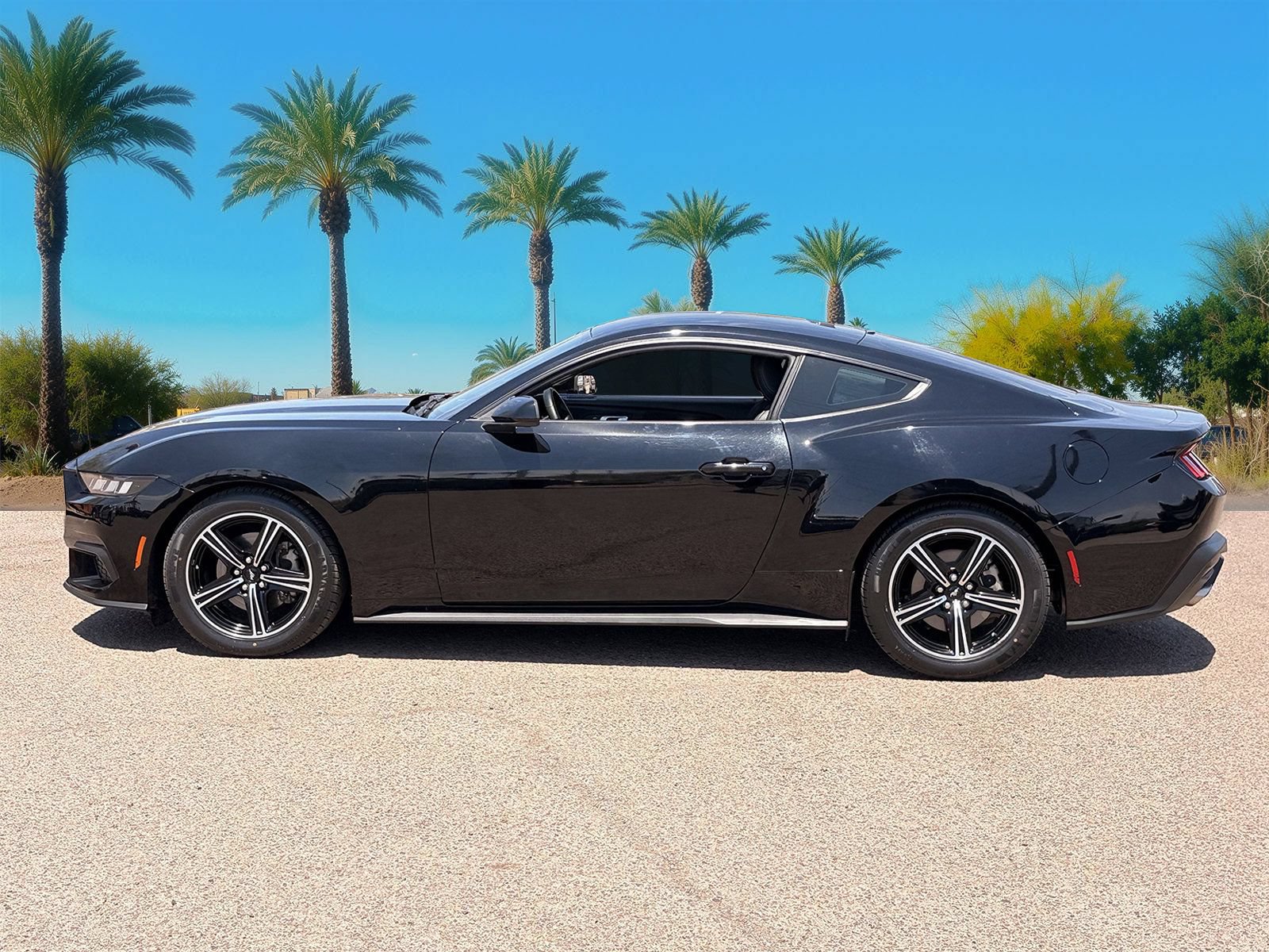Certified 2024 Ford Mustang Coupe RWD image 2