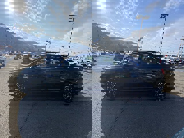 Certified 2018 Ford Taurus SEL w/ Equipment Group 201A image 6