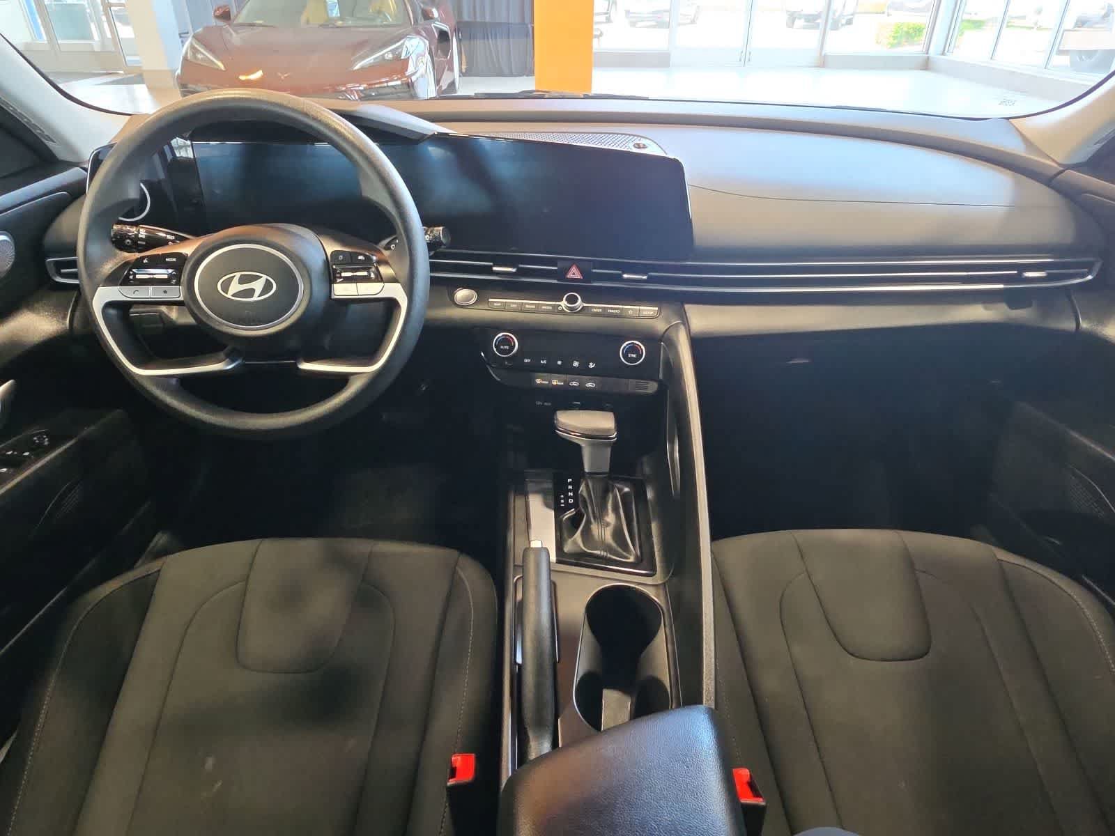 Used 2024 Hyundai Elantra SEL FWD image 29
