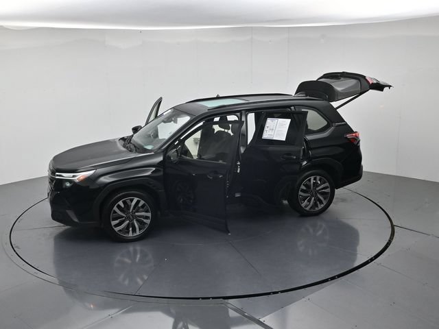 Used 2025 Subaru Forester Touring AWD/4WD image 41