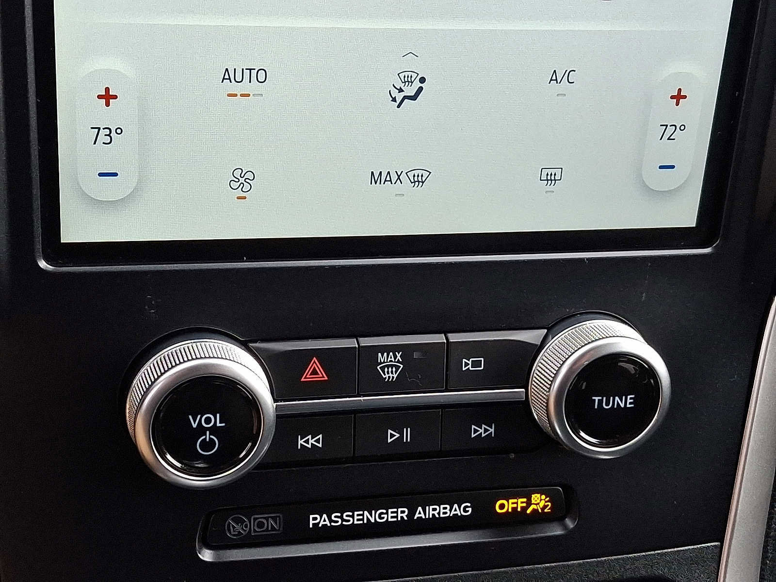 Certified 2024 Ford Edge SE image 16