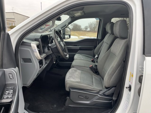 Certified 2023 Ford F250 XLT AWD/4WD image 3