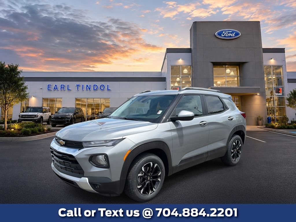 Used 2023 Chevrolet TrailBlazer LT FWD image 1