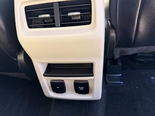 Certified 2018 Ford Edge Titanium w/ Ford Safe & Smart Package image 10