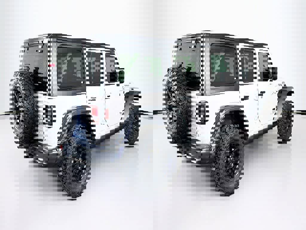 Used 2024 Jeep Wrangler Willys image 5
