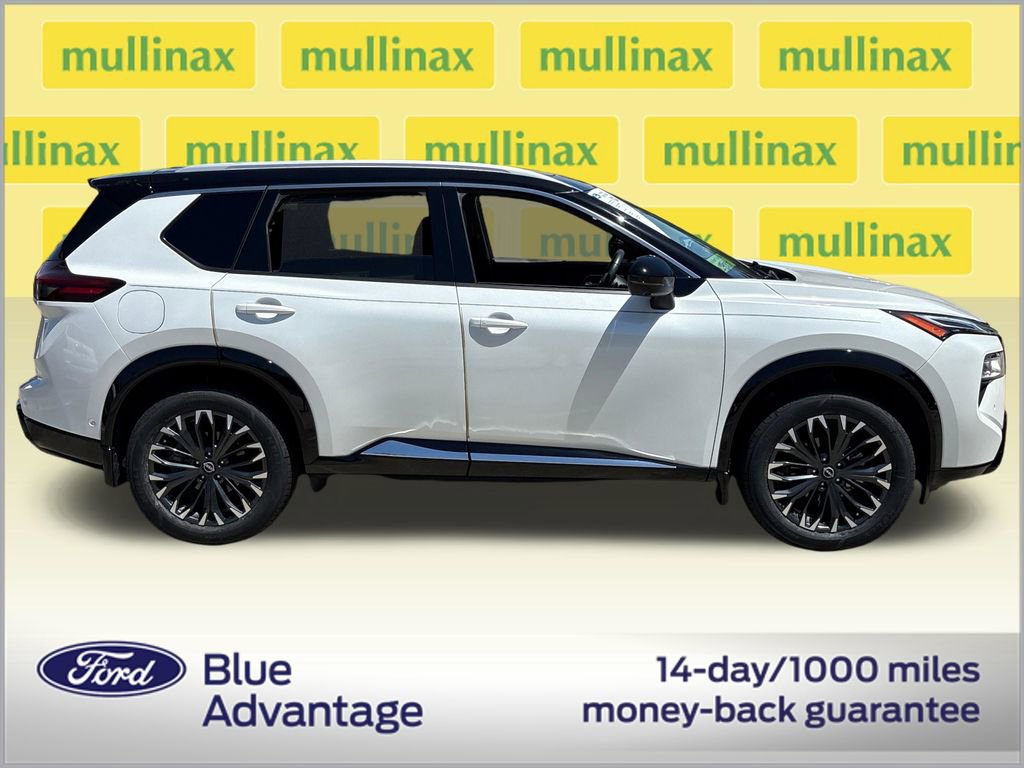 Used 2024 Nissan Rogue Platinum w/ Platinum Premium Package FWD image 2