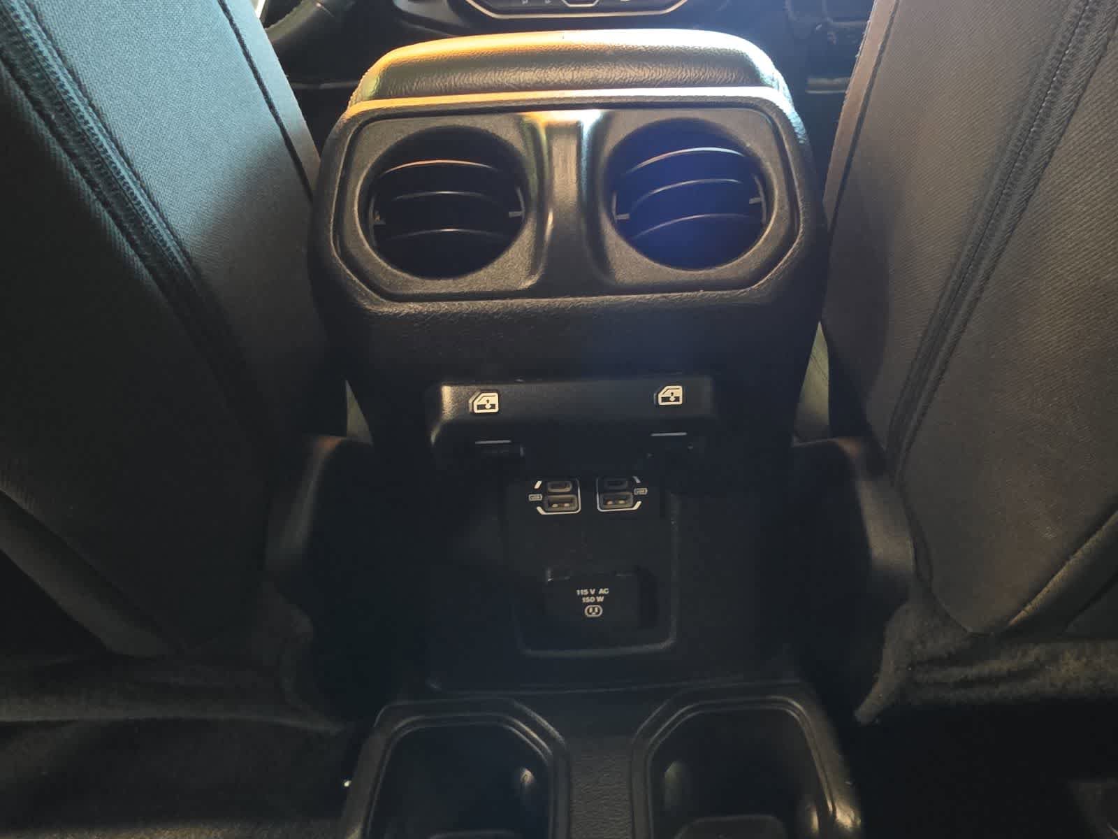 Used 2023 Jeep Wrangler Unlimited Sahara AWD/4WD image 27