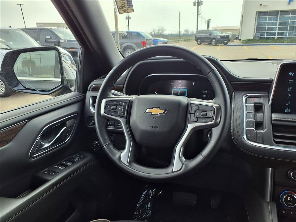 Used 2024 Chevrolet Suburban Premier image 17