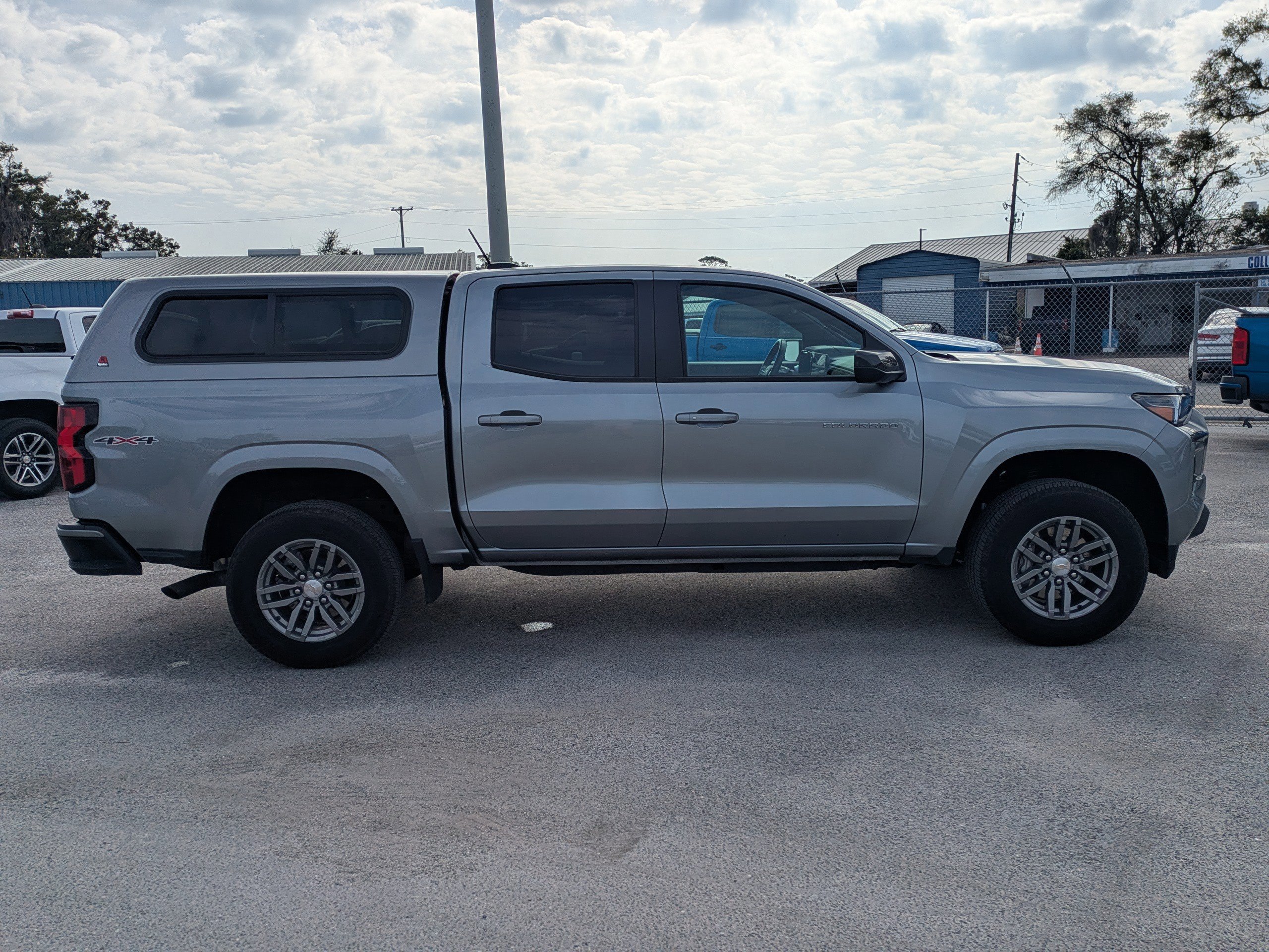 Used 2024 Chevrolet Colorado LT w/ LT Convenience Package II image 6