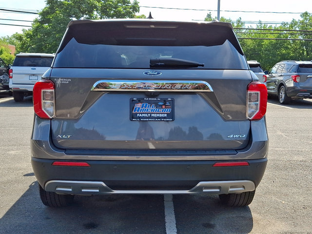 Certified 2023 Ford Explorer XLT w/ Equipment Group 202A AWD/4WD image 9