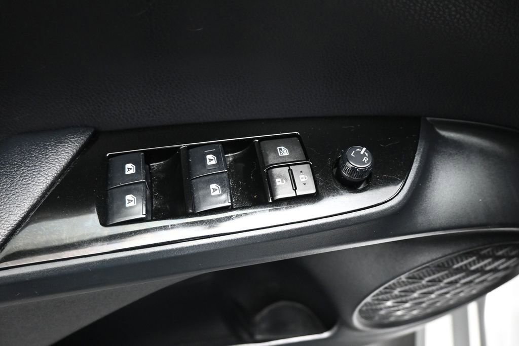 Used 2018 Toyota Prius Prime Plus w/ Carpet Mat Package FWD image 11