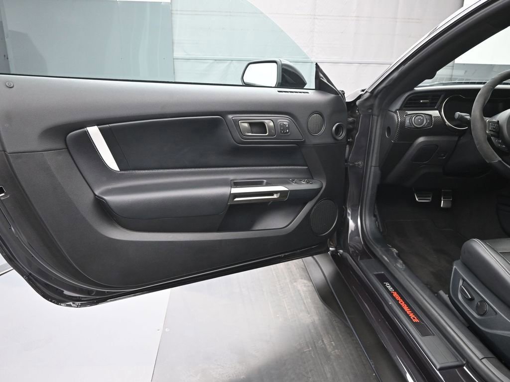 Certified 2022 Ford Mustang Shelby GT500 w/ Technology Package image 38