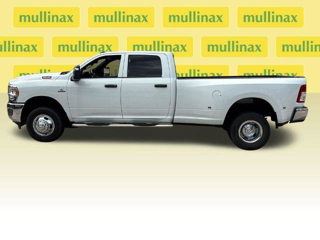 Used 2024 RAM 3500 Tradesman w/ Chrome Appearance Group AWD/4WD image 10