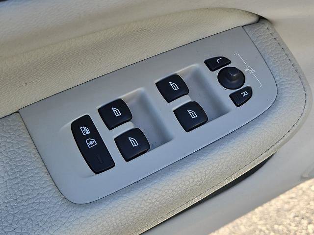 Used 2019 Volvo S60 T6 Momentum w/ Multimedia Package image 29