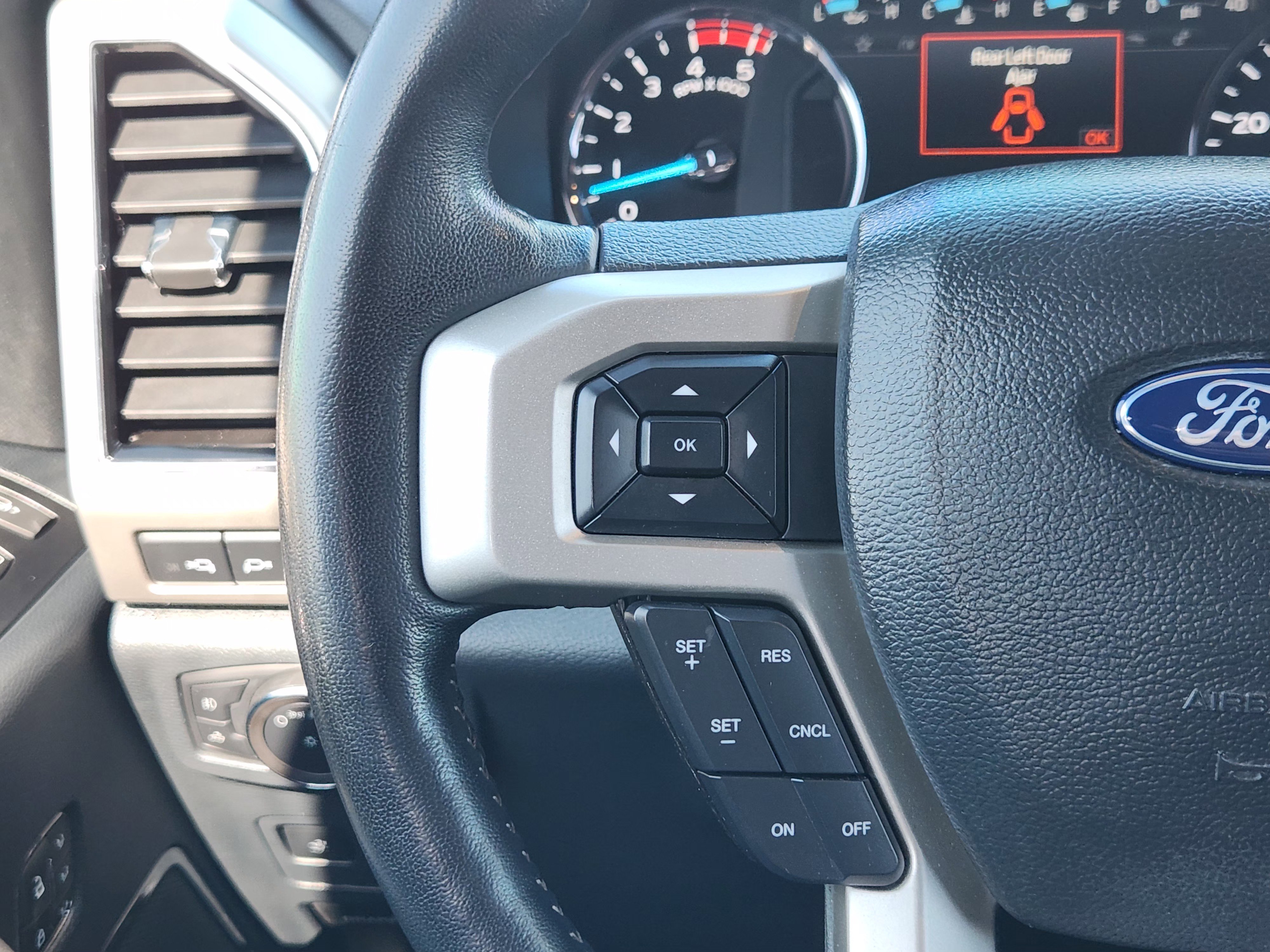 Certified 2022 Ford F250 Lariat w/ Lariat Ultimate Package AWD/4WD image 28