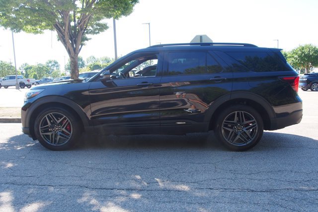 Certified 2025 Ford Explorer ST w/ Sun And Sound Package AWD/4WD image 4